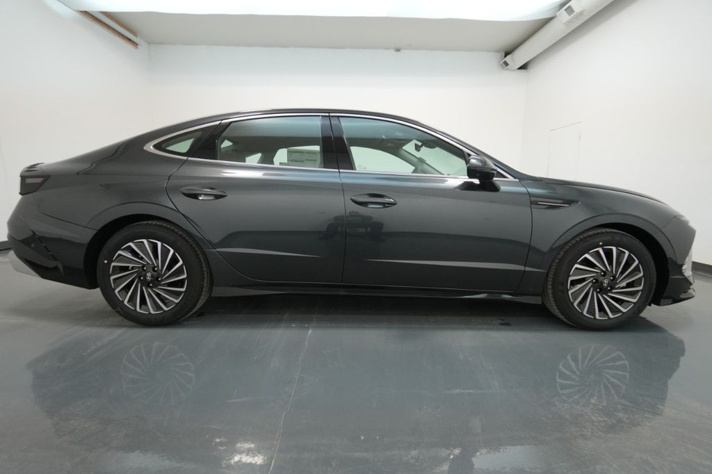 2025 Hyundai Sonata Hybrid Limited - Photo 20