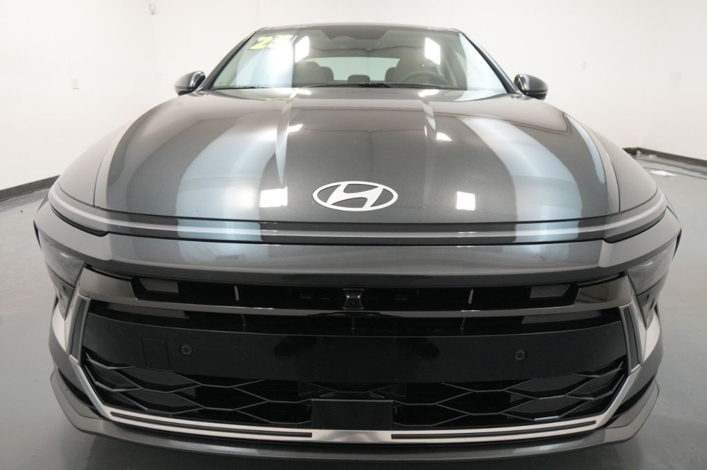 2025 Hyundai Sonata Hybrid