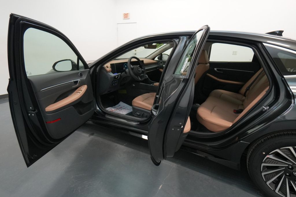 2025 Hyundai Sonata Hybrid