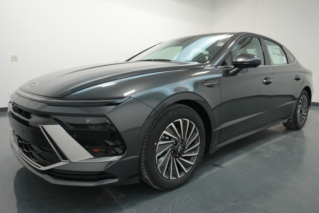 2025 Hyundai Sonata Hybrid Limited - Photo 14