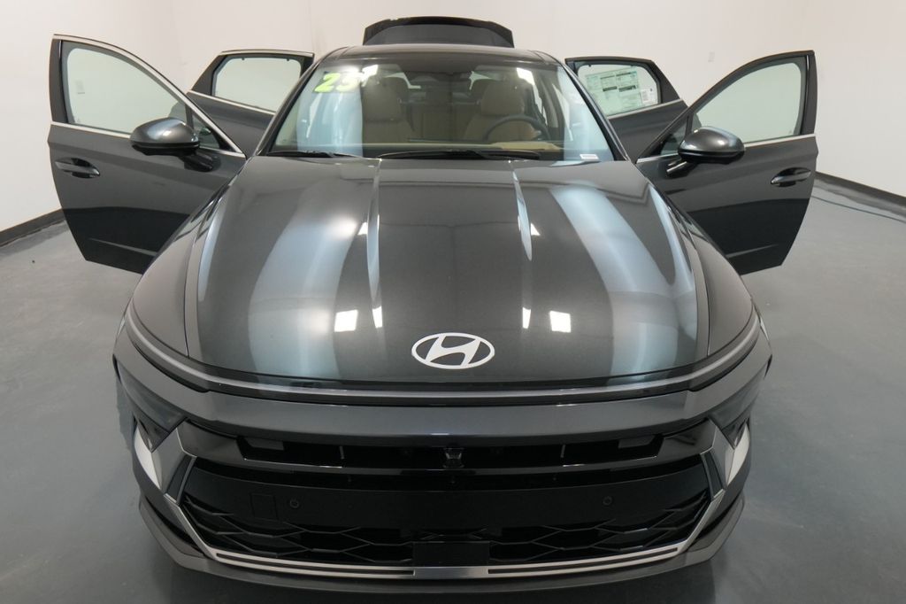2025 Hyundai Sonata Hybrid