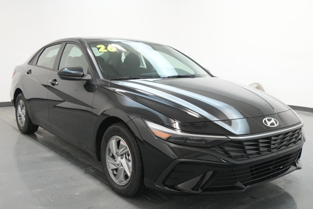 New 2026 Hyundai Elantra SE Cars