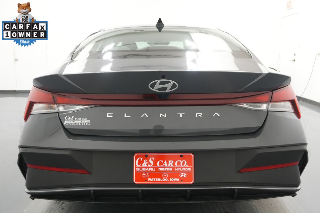 2024 Hyundai Elantra