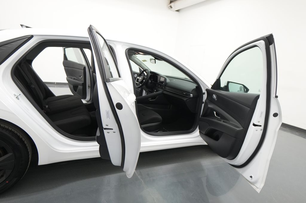 2023 Hyundai Elantra Hybrid