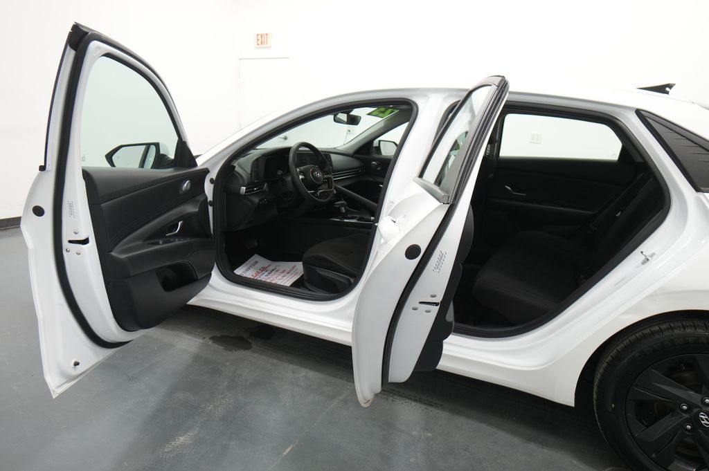2023 Hyundai Elantra Hybrid