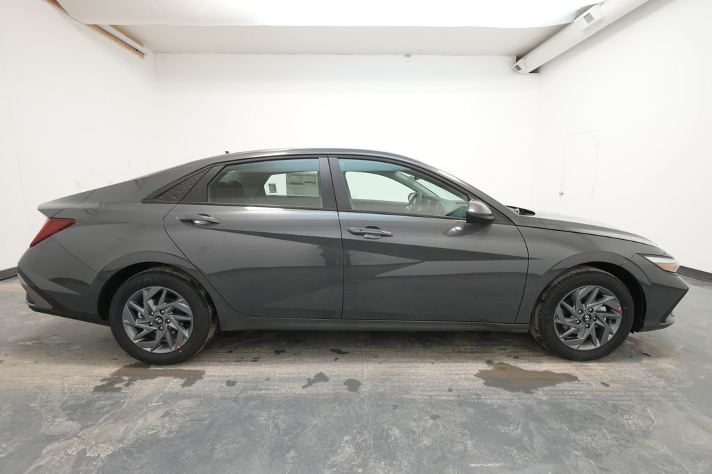 2026 Hyundai Elantra Hybrid