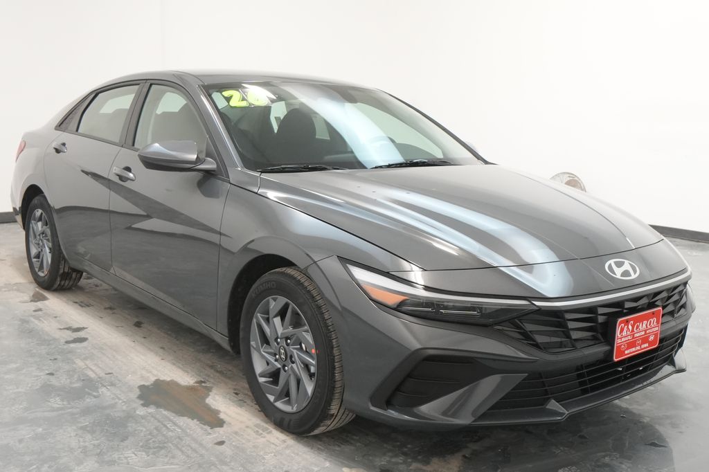 New 2026 Hyundai Elantra Hybrid Blue Cars