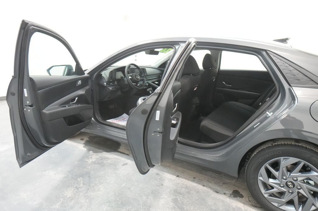 2026 Hyundai Elantra Hybrid