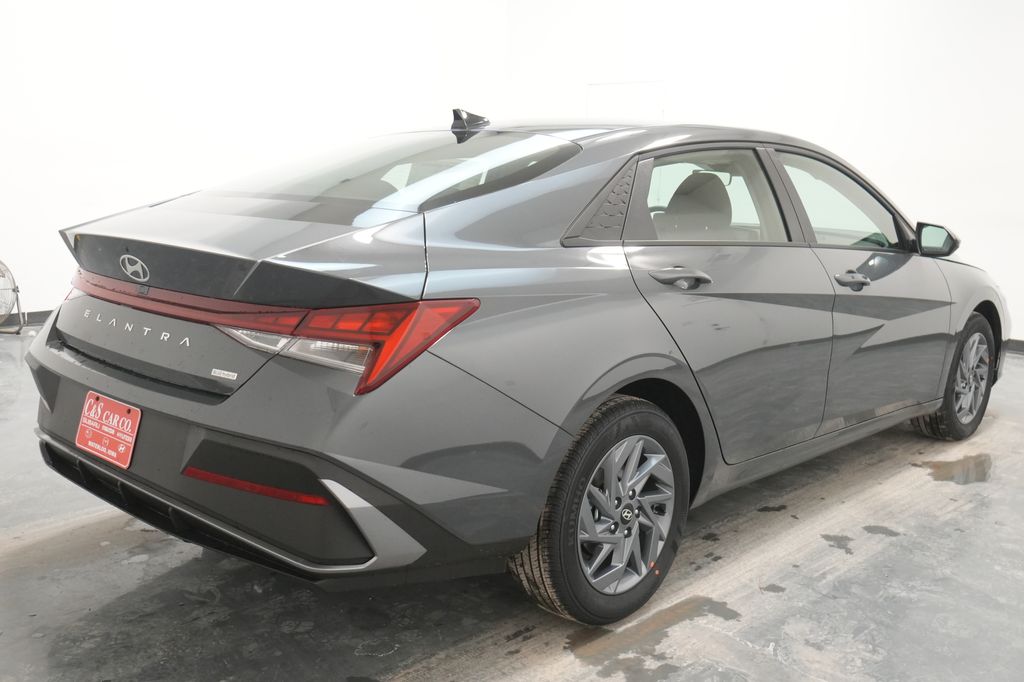 2026 Hyundai Elantra Hybrid