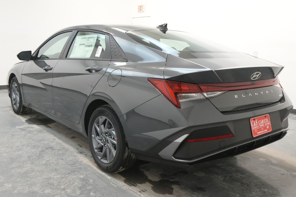 2026 Hyundai Elantra Hybrid
