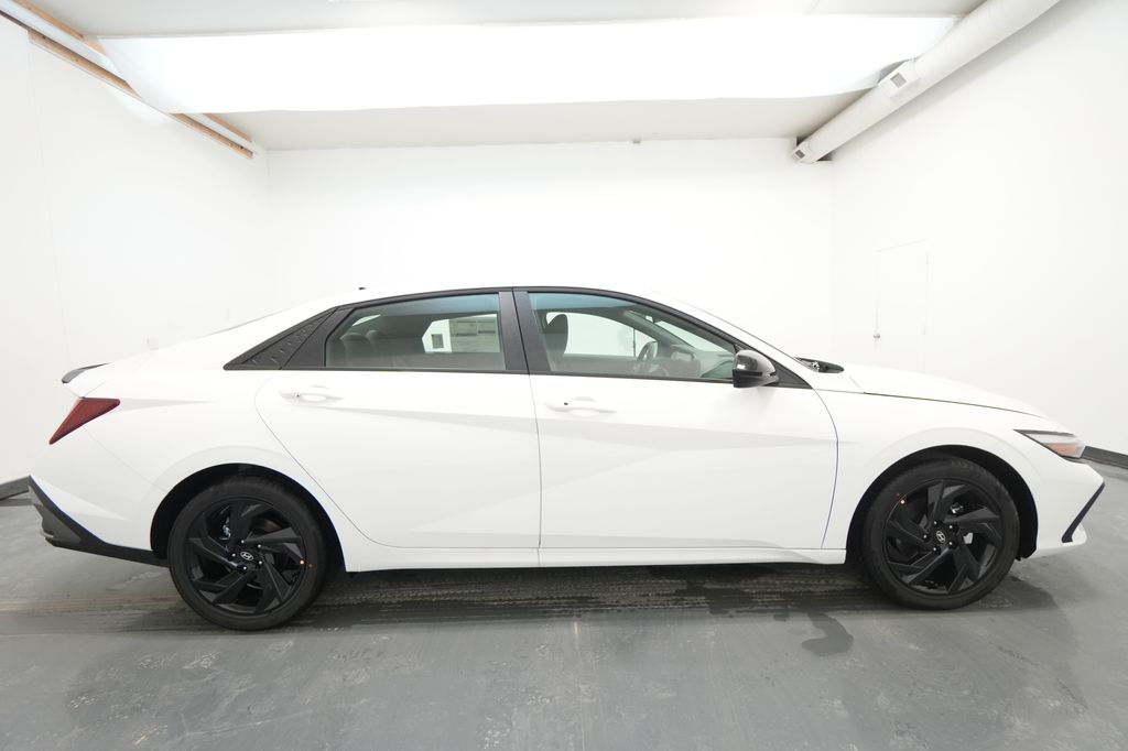 2026 Hyundai Elantra Hybrid