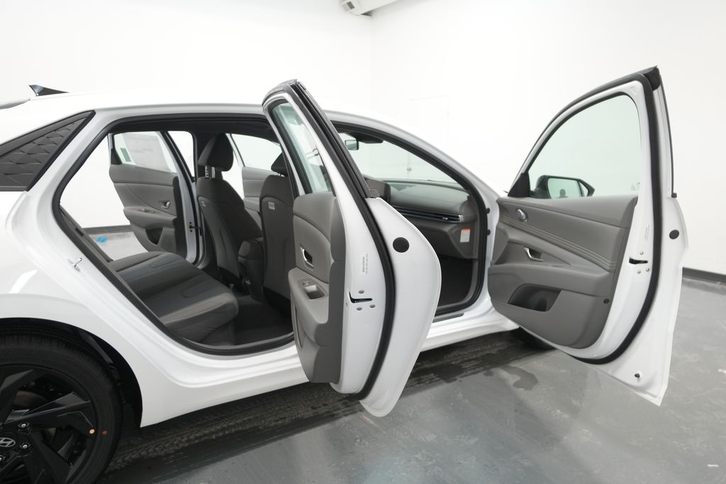 2026 Hyundai Elantra Hybrid