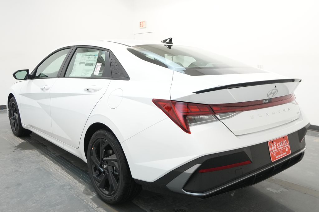 2026 Hyundai Elantra Hybrid