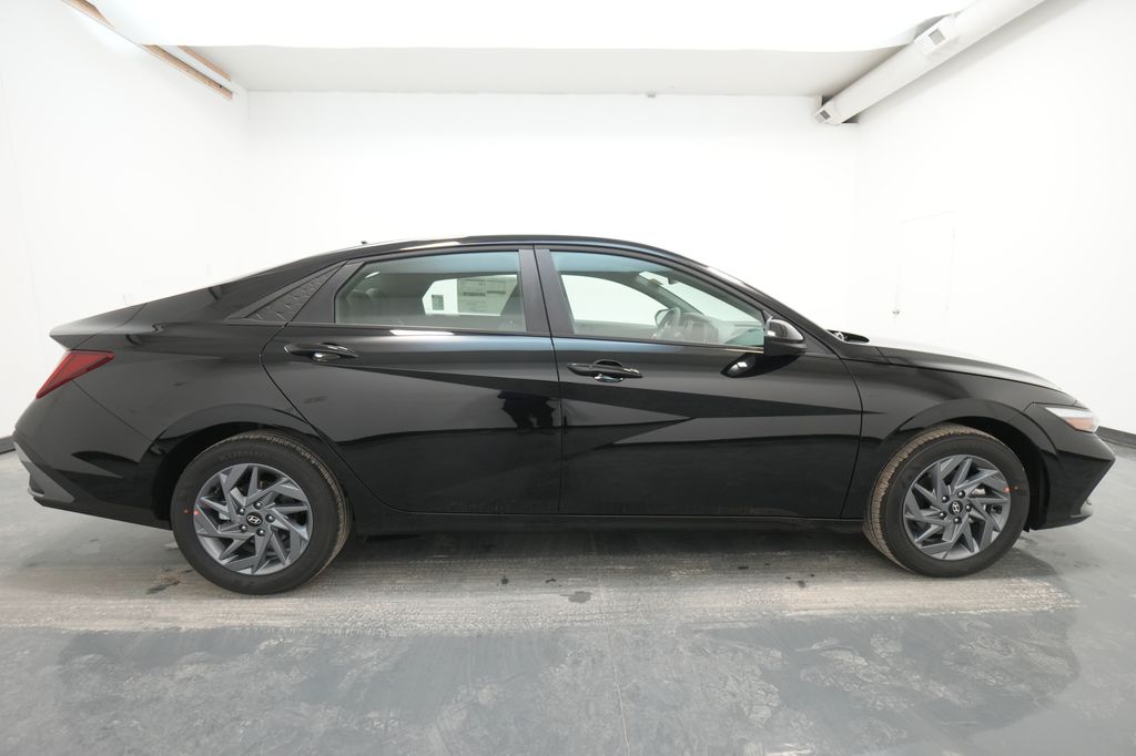 2026 Hyundai Elantra Hybrid