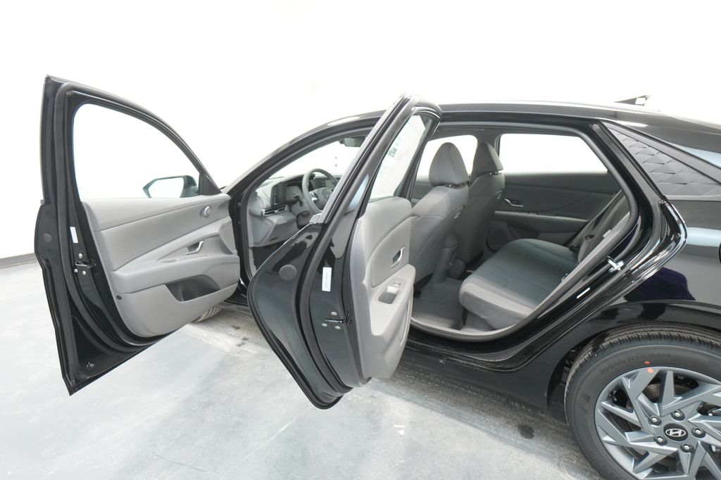 2026 Hyundai Elantra Hybrid