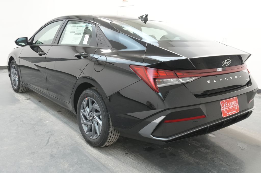 2026 Hyundai Elantra Hybrid