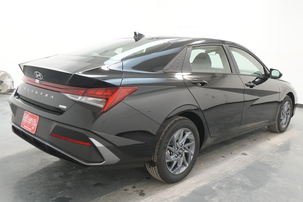 2026 Hyundai Elantra Hybrid