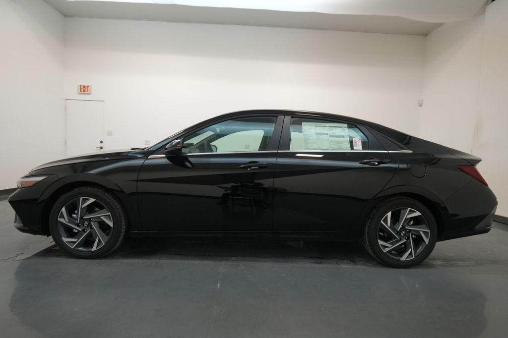 2025 Hyundai Elantra Hybrid