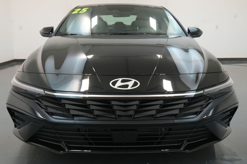 2025 Hyundai Elantra Hybrid