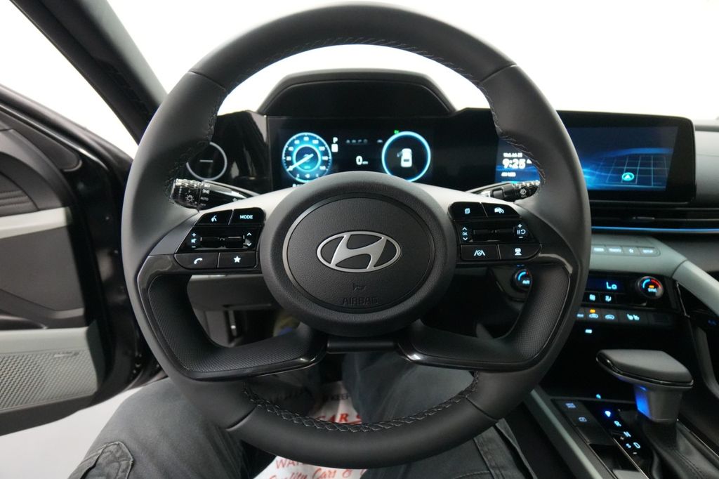 2025 Hyundai Elantra Hybrid