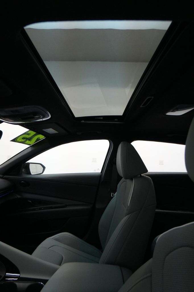 2025 Hyundai Elantra Hybrid