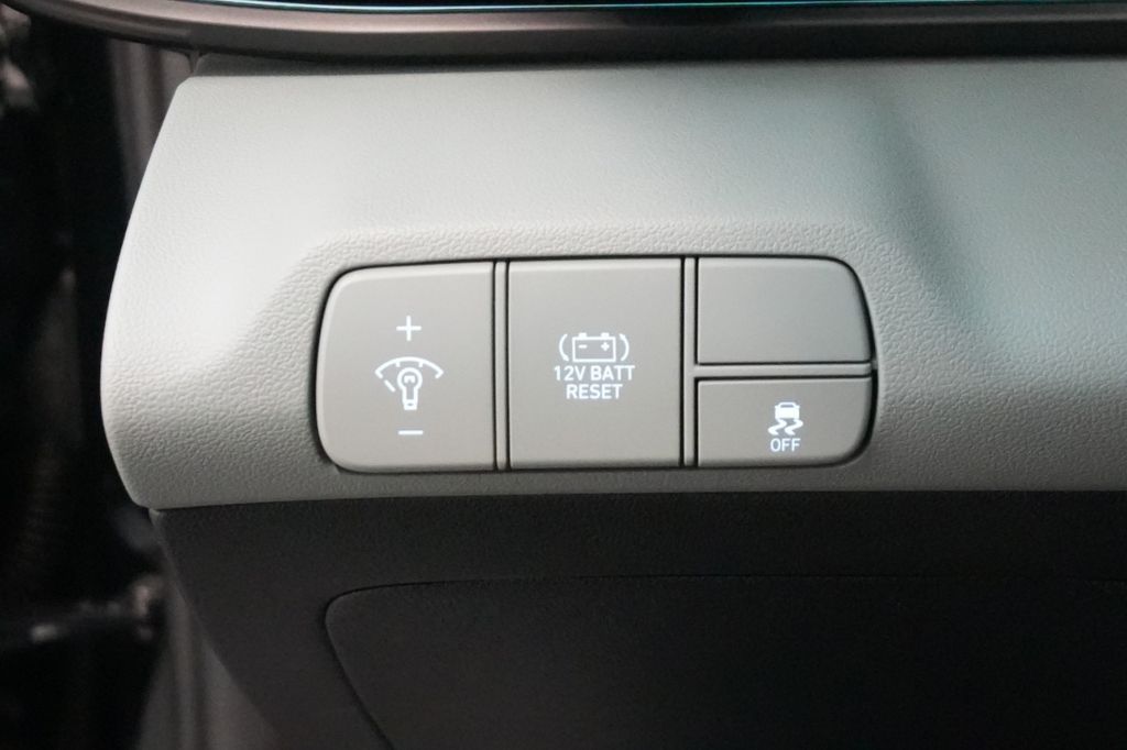 2025 Hyundai Elantra Hybrid