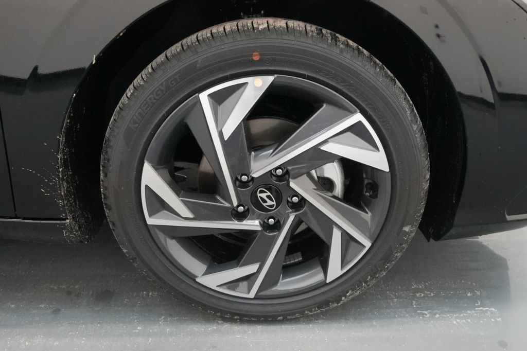 2025 Hyundai Elantra Hybrid