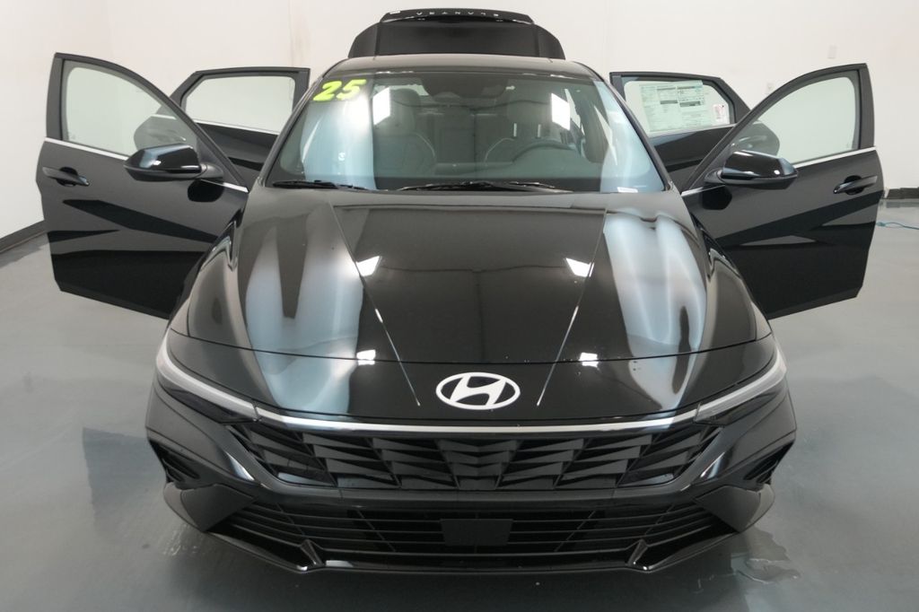 2025 Hyundai Elantra Hybrid