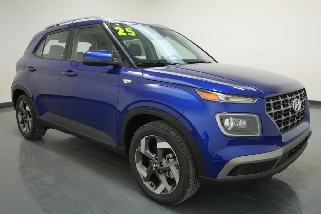 New 2025 Hyundai Venue Limited SUVs