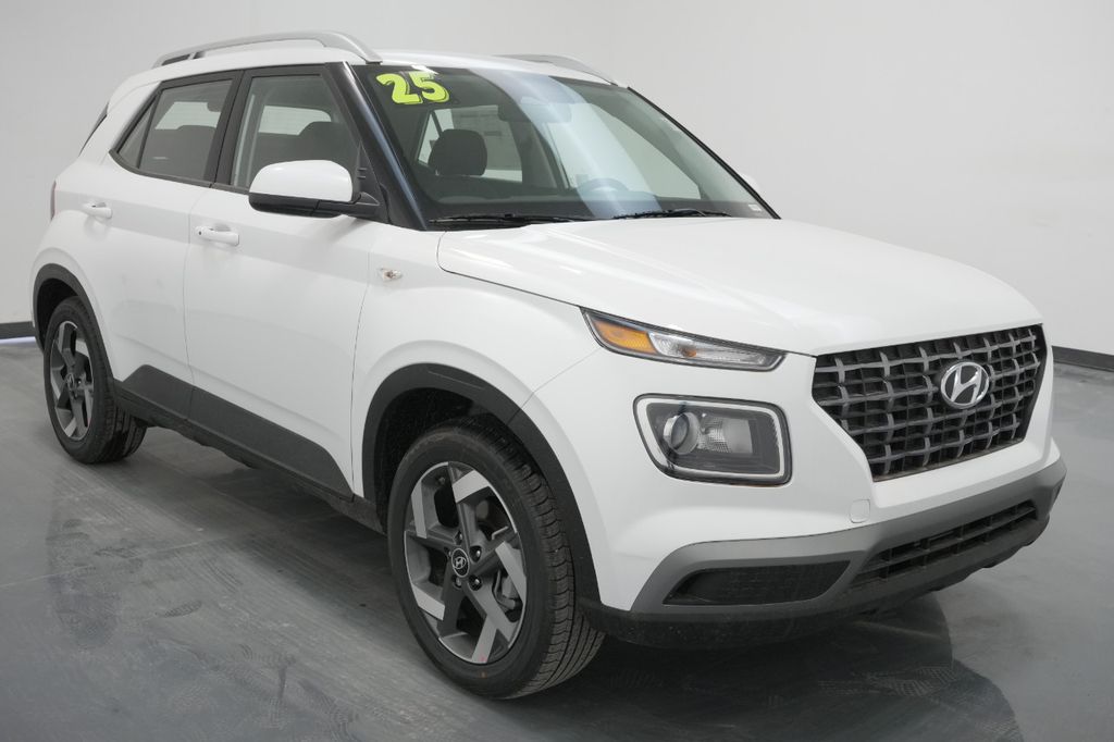 New 2025 Hyundai Venue SEL SUVs