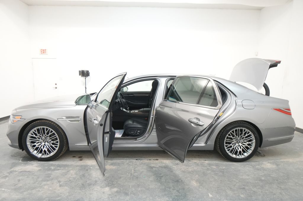 2021 Genesis G90