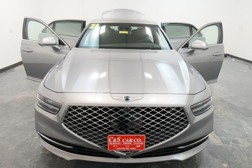 2021 Genesis G90
