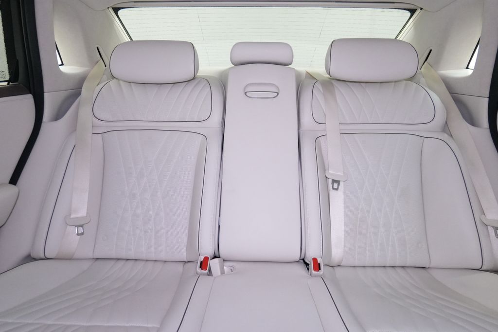 2023 Genesis G90