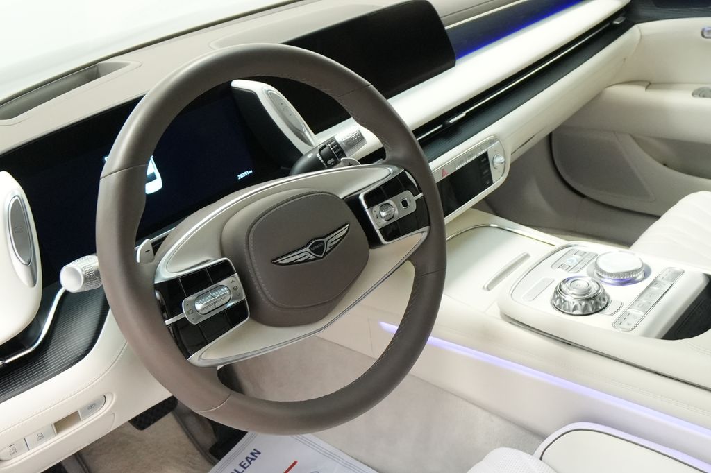 2023 Genesis G90