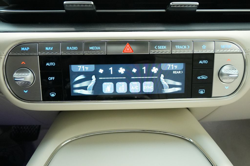 2023 Genesis G90