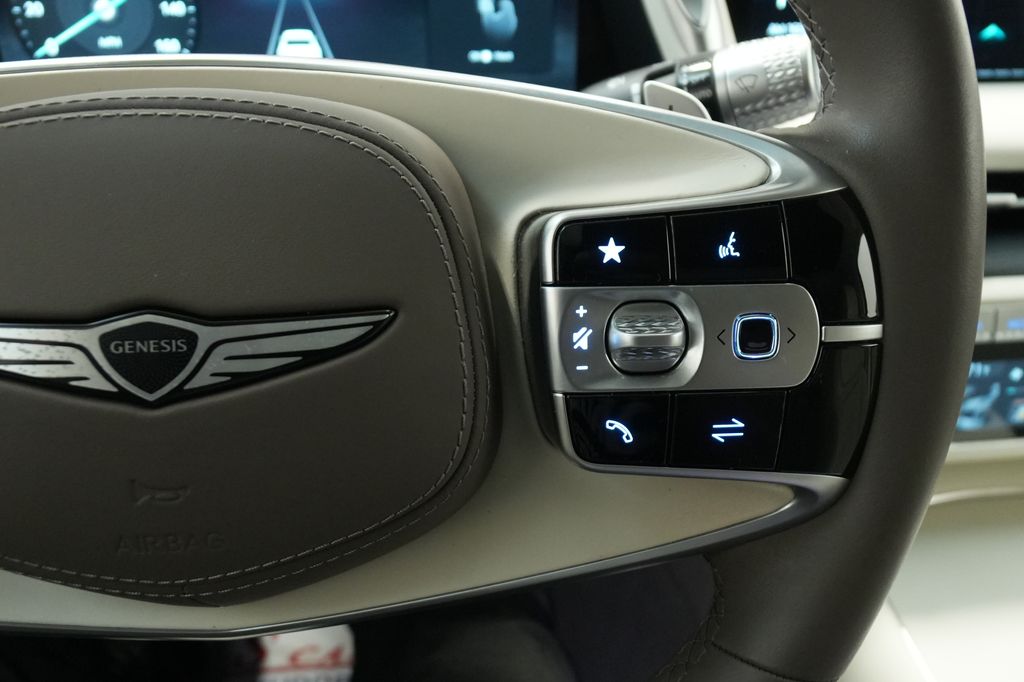 2023 Genesis G90