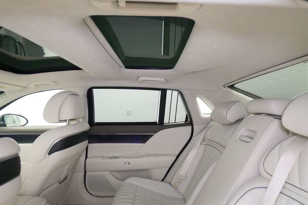 2023 Genesis G90