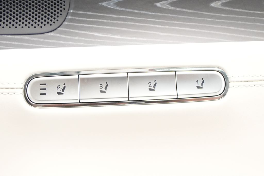 2023 Genesis G90