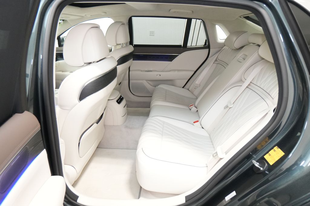 2023 Genesis G90