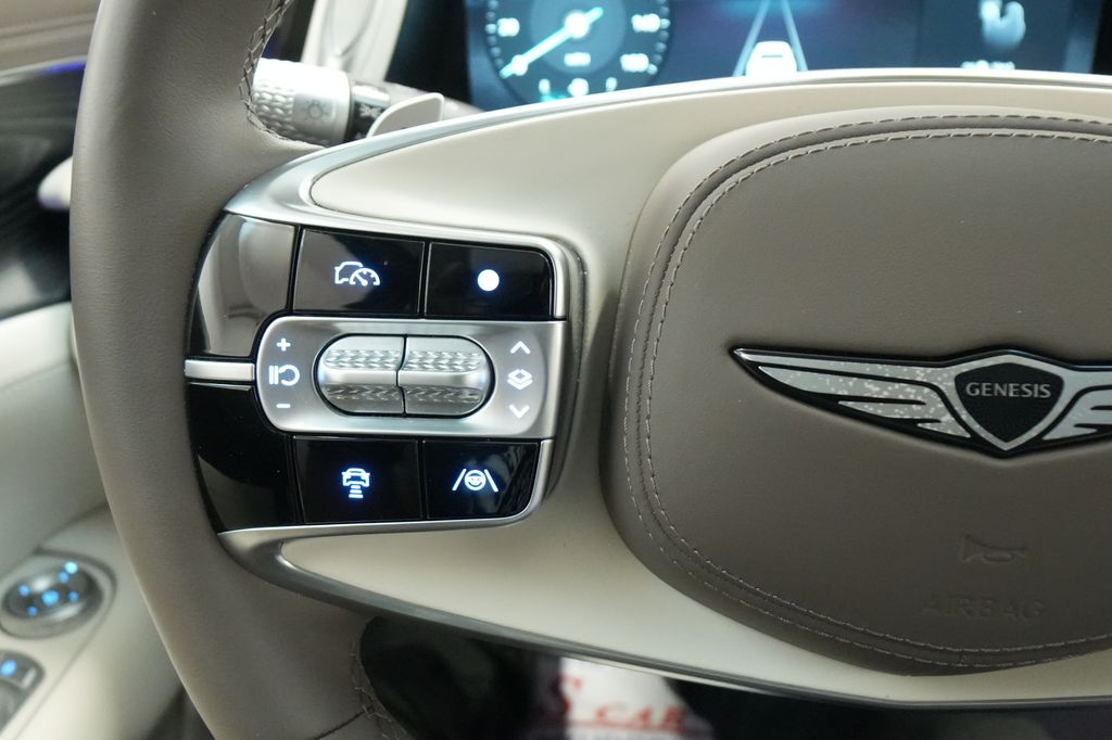 2023 Genesis G90