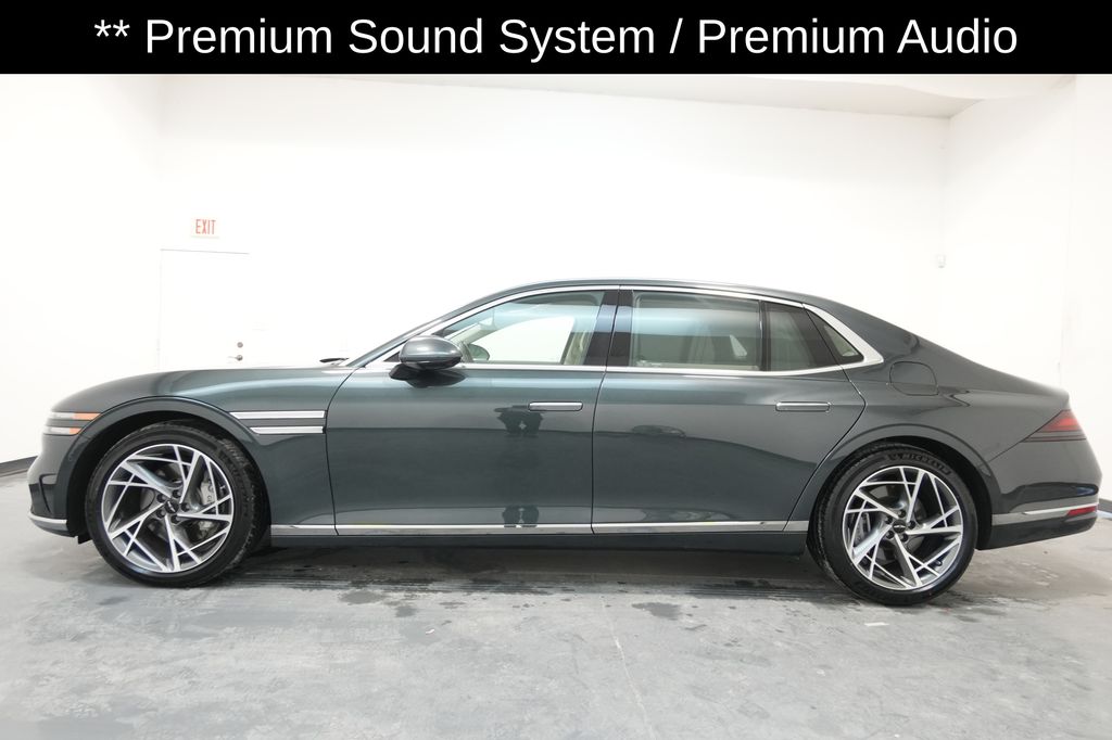 2023 Genesis G90