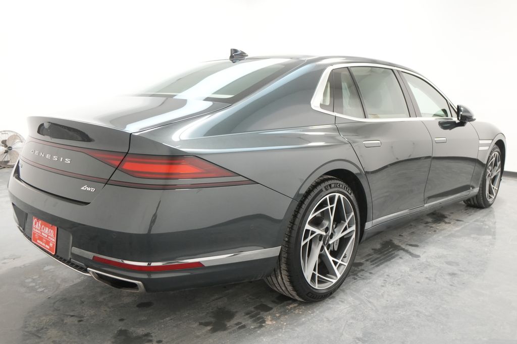 2023 Genesis G90