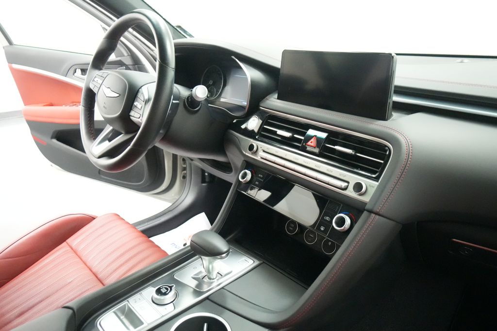 2025 Genesis G70