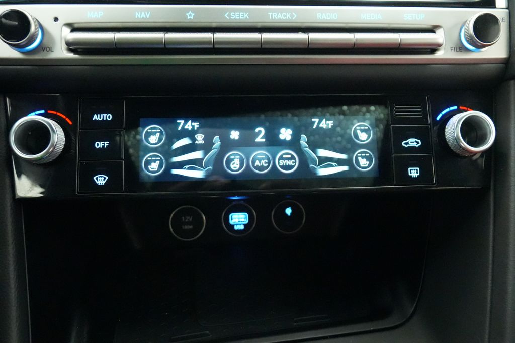 2025 Genesis G70