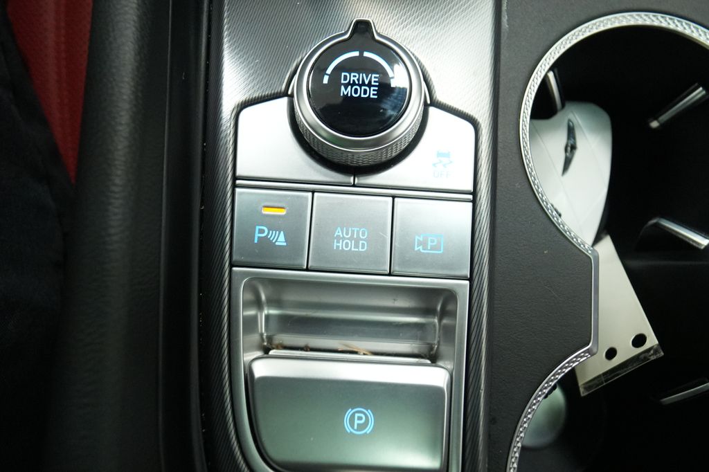 2025 Genesis G70