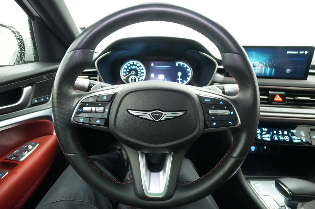 2025 Genesis G70