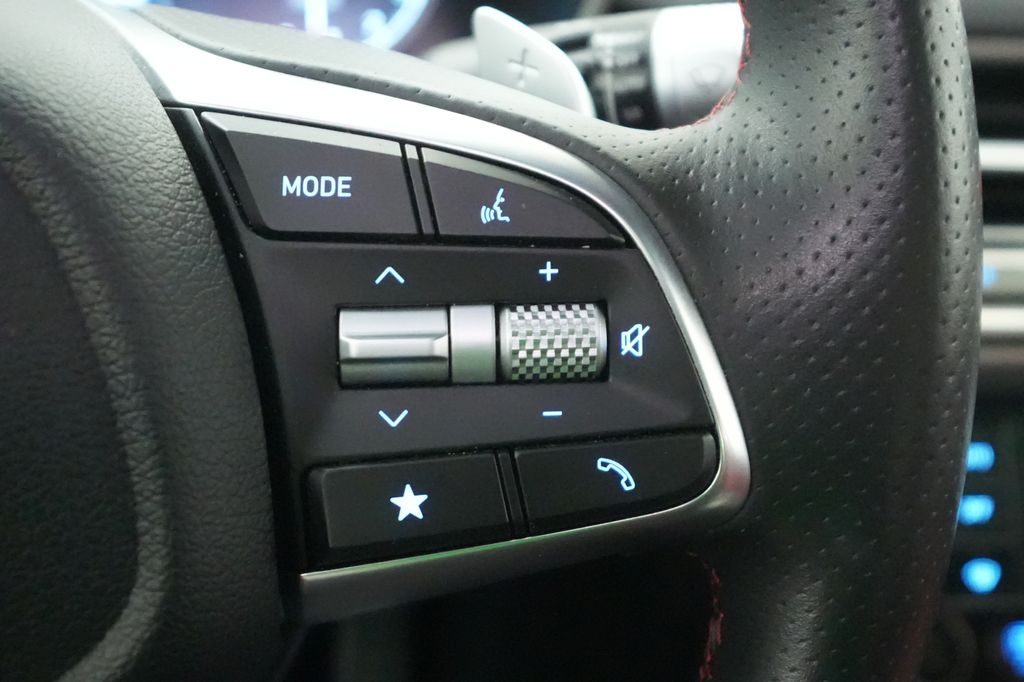 2025 Genesis G70