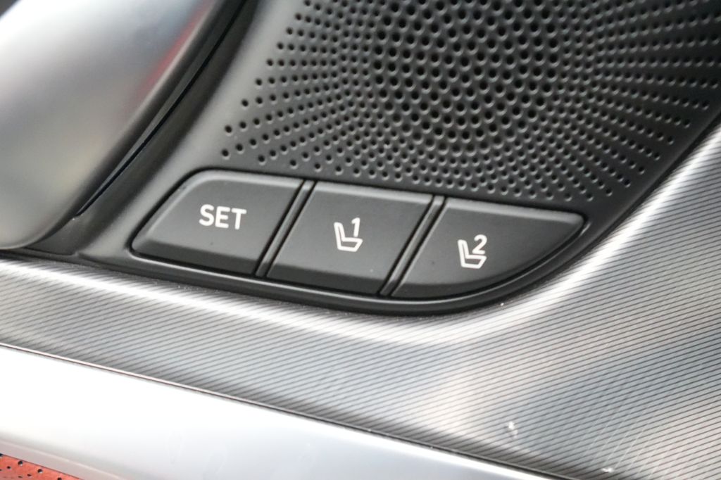 2025 Genesis G70
