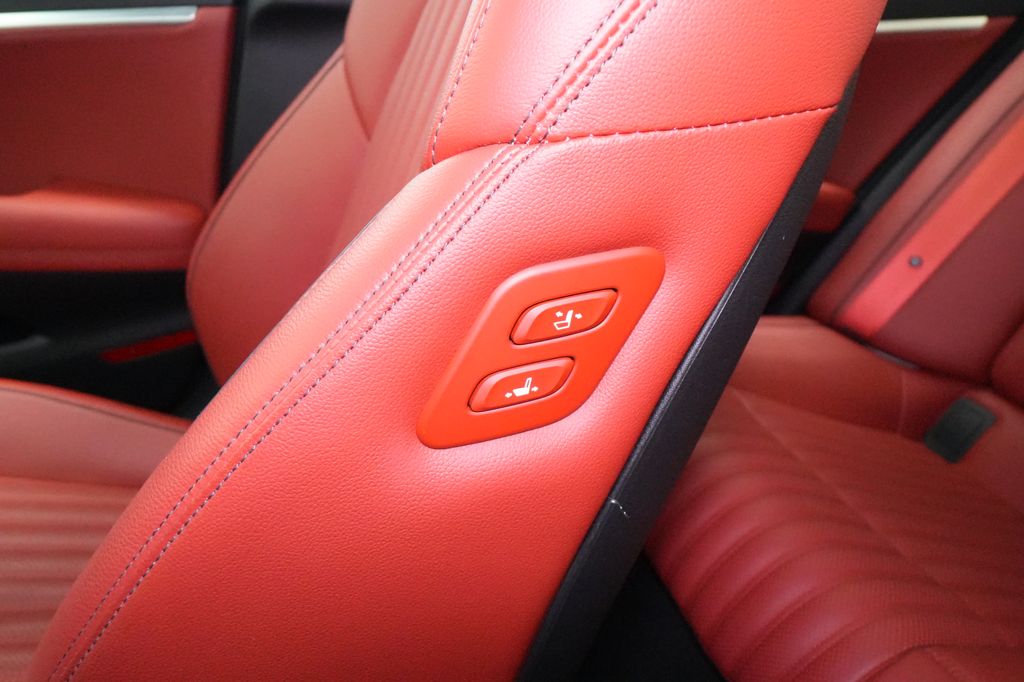 2025 Genesis G70