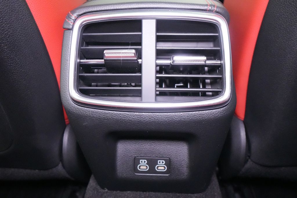 2025 Genesis G70